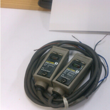 E3S-CT11 2M 欧姆龙传感器对射光电开关E3S-CT11-D E3S-CT11-L