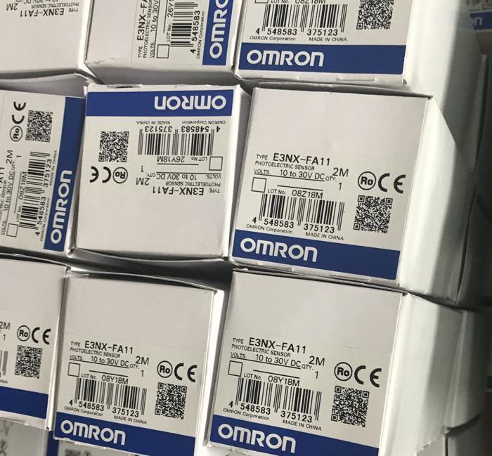 E2B-M18KS08-M1-B2 OMS 欧姆龙 E2B系列 圆柱型接近传感器