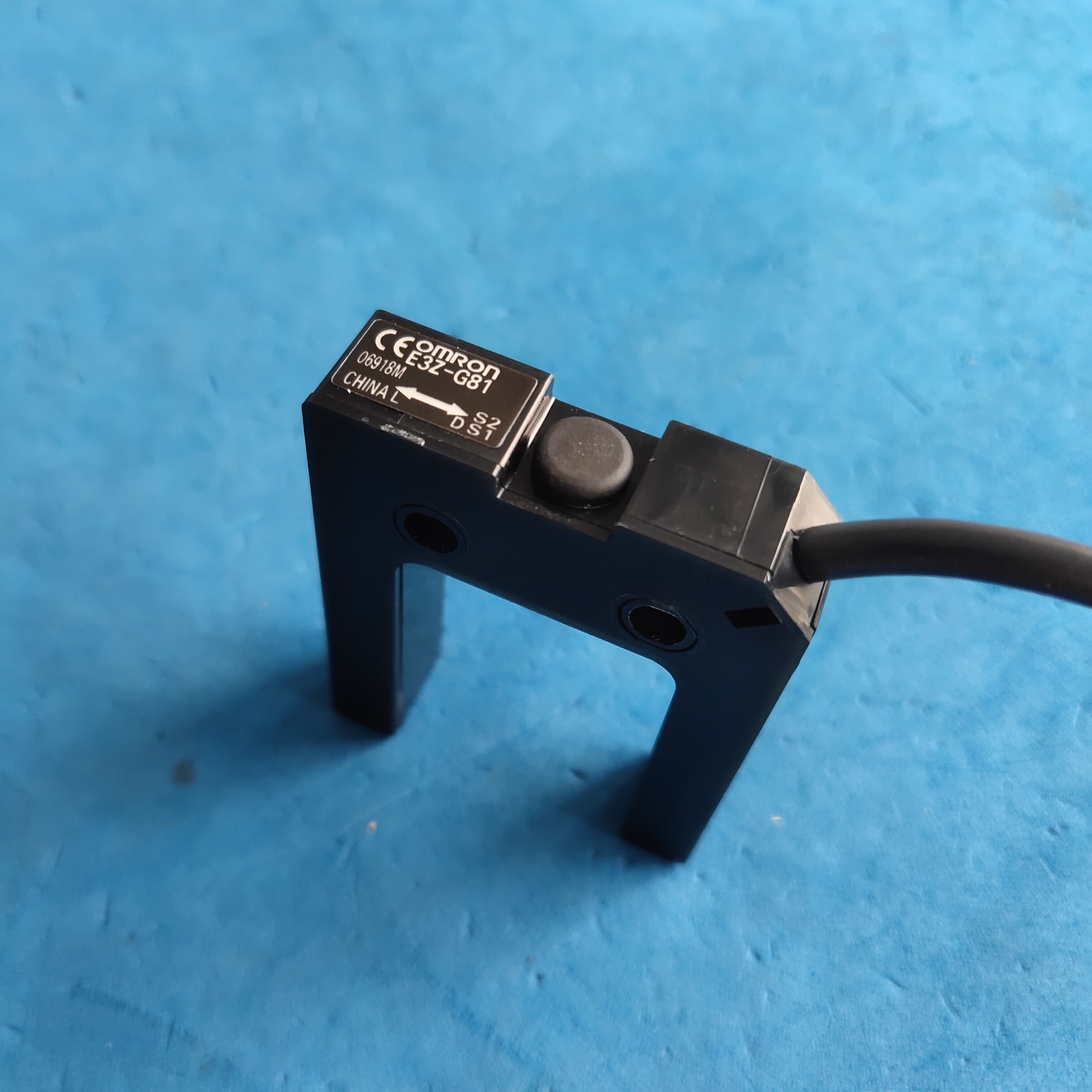 E3Z-G81 2M OMRON 欧姆龙 E3Z系列 光电传感器
